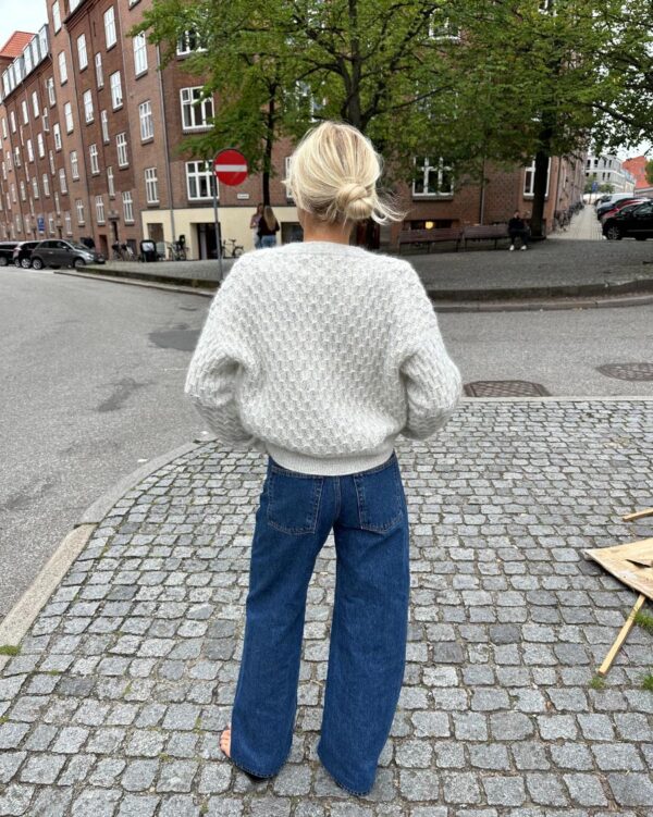 V nyakú Jenny kardigán – Kötésminta nyomtatott formában - Image 6